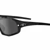 Tifosi Sledge – Cykelbrille – Mat Sort – 3 Linser – M-XL -Abus Salgsbutik sledge matte black smoke ac red clear 1630100101 side default